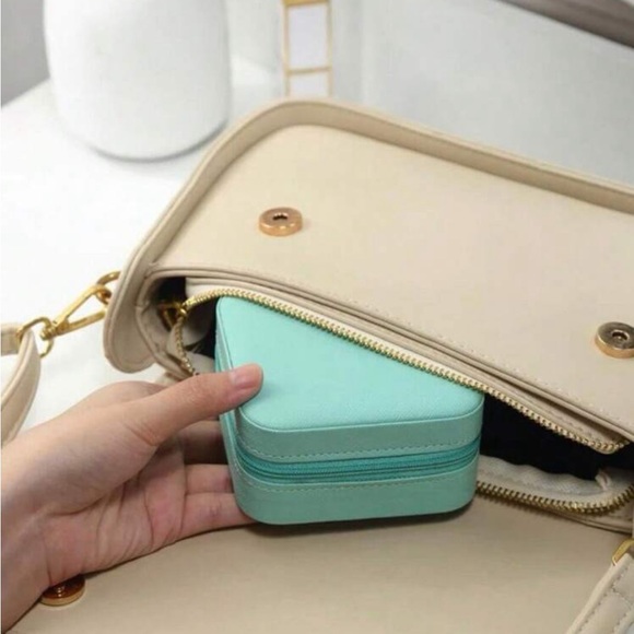 Portable Leather Jewelry Box - New with tag - Picture 6 of 10